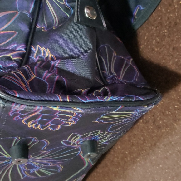 TRACKER Duffel, Gym, Travel Bag, Purple Black. Pristine Condition. Zip Top. - Picture 9 of 13